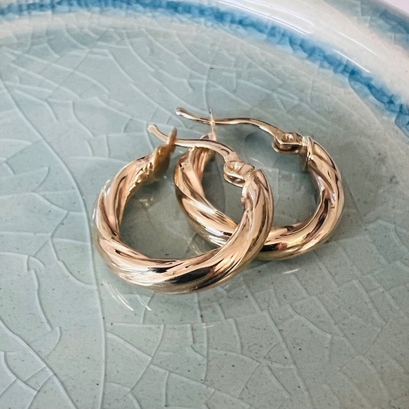 Jewelry - Vintage 14K Solid Gold Twisted Hoop Earrings